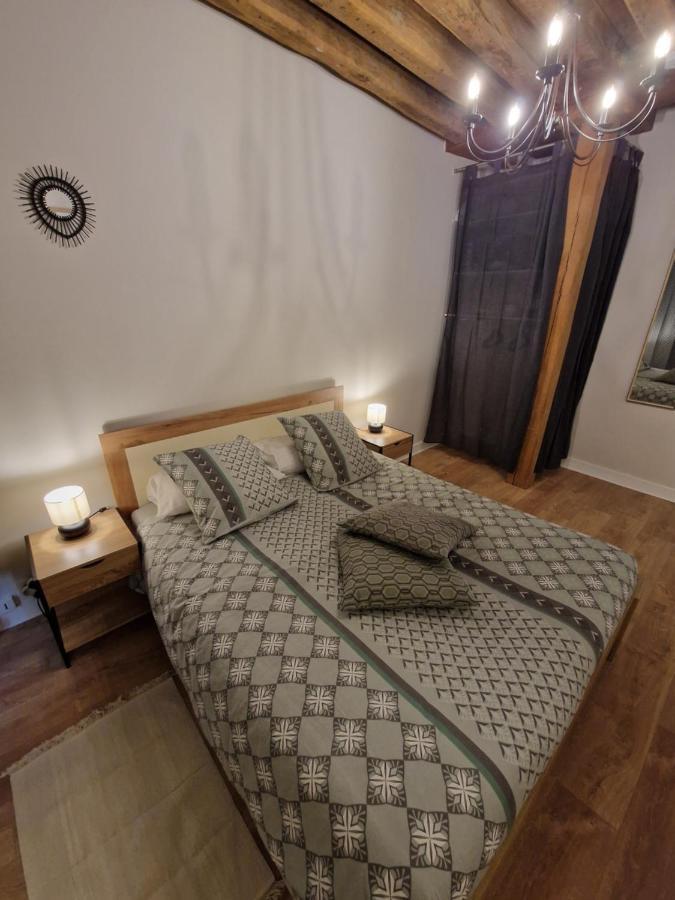 Appartamento Le Saint Jean et son parking privée Blois Esterno foto